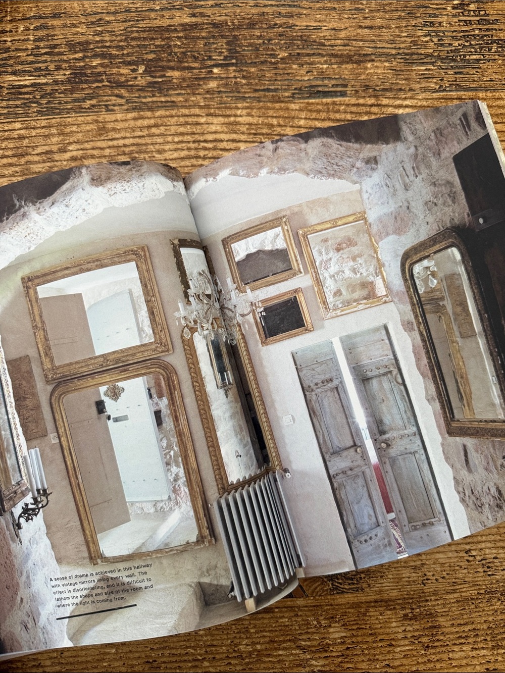 CREATIVE WALLS | Interior Design Book - Picture 5 of 15